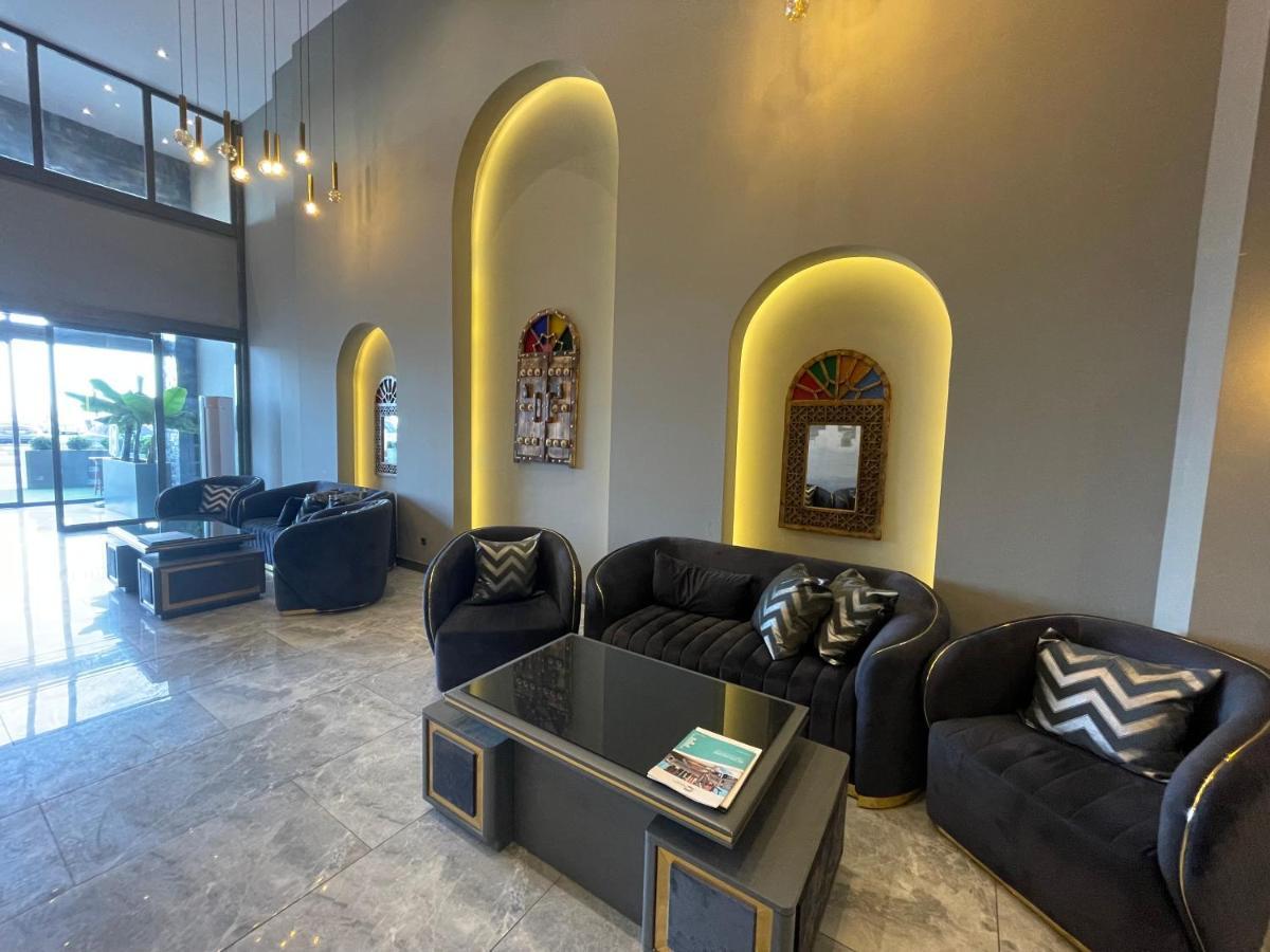 Agora Royal Hotel *