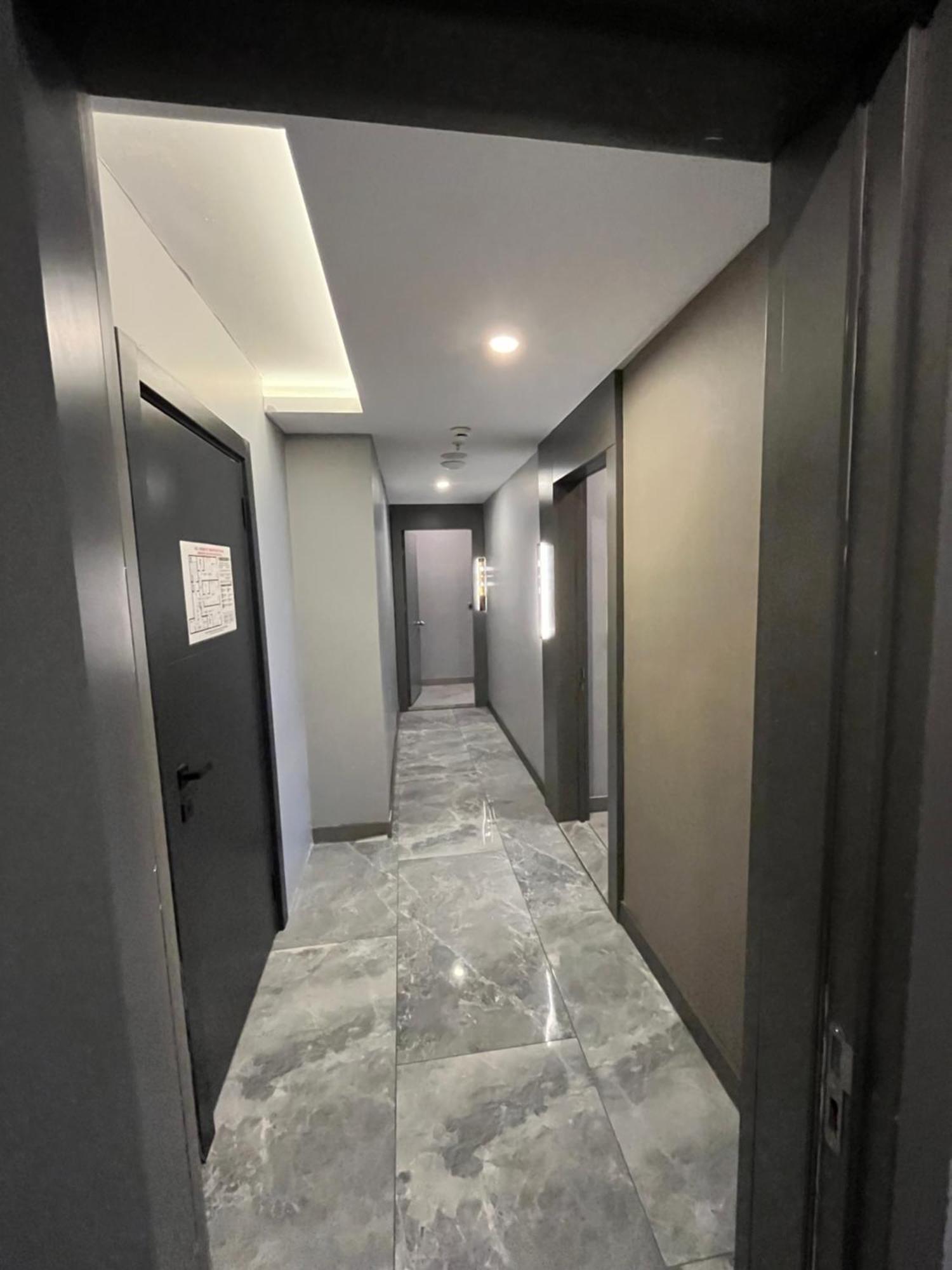 Agora Royal Hotel *